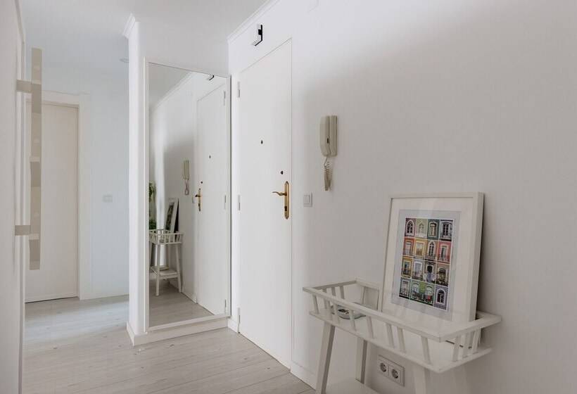 Light Filled Apartment, By Timecooler