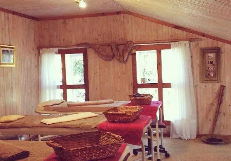 ペンション Highland Rose Country House & Serenity Spa
