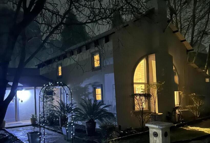 ペンション Highland Rose Country House & Serenity Spa