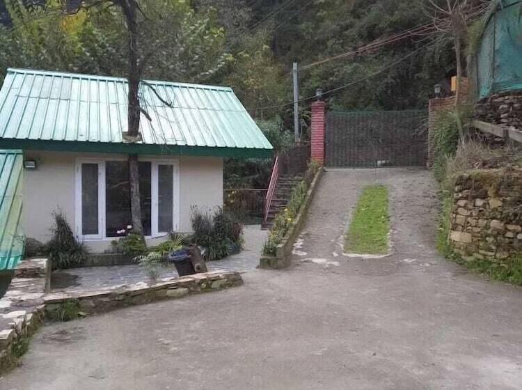 هتل Asaka Himalayan Inspiration Lodge Kasol