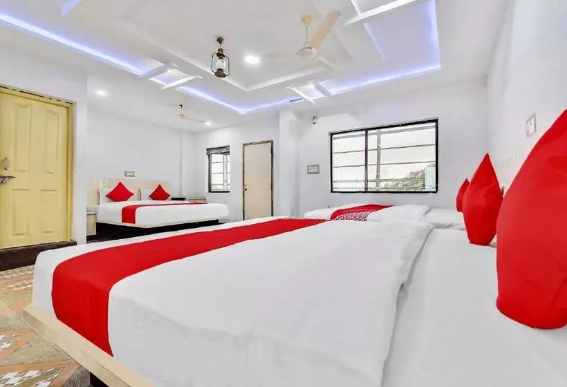 ホテル Oyo 62873 Daivik Comforts