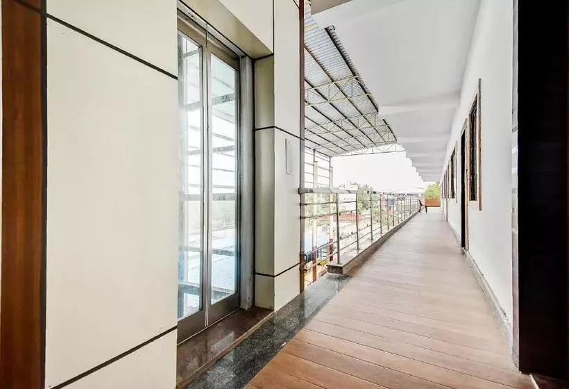 ホテル Oyo 62873 Daivik Comforts