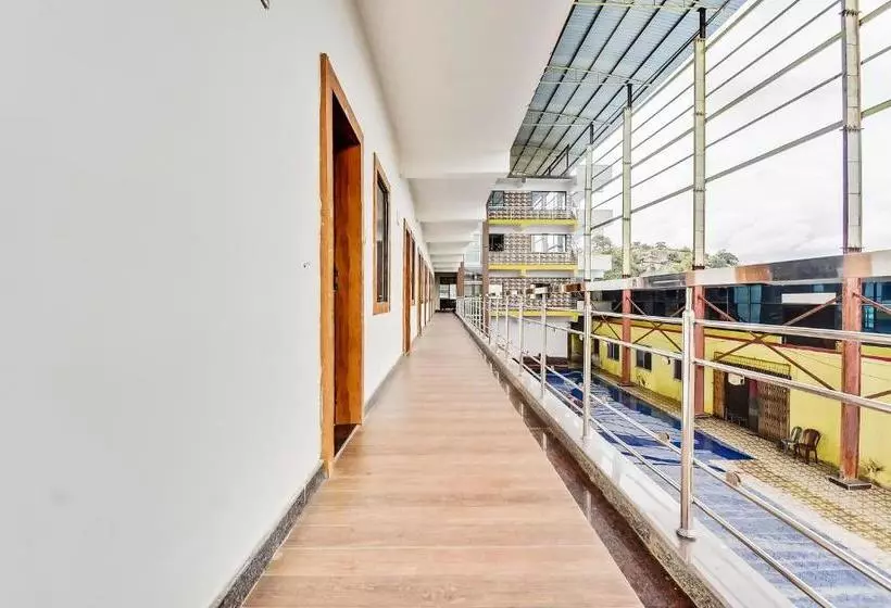 ホテル Oyo 62873 Daivik Comforts