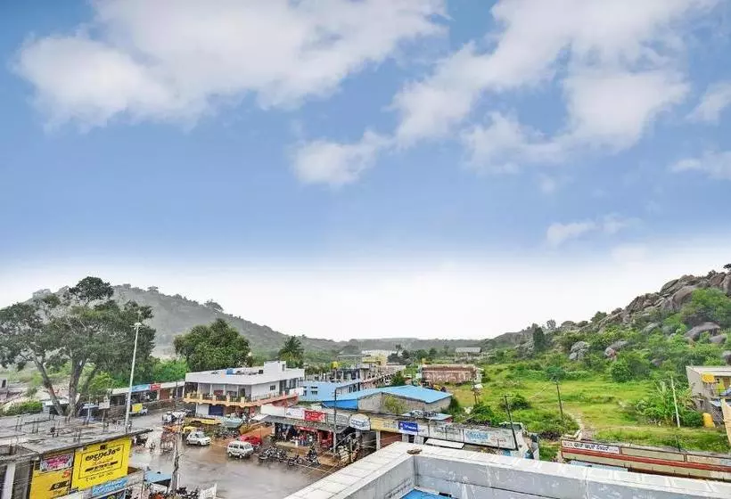 ホテル Oyo 62873 Daivik Comforts