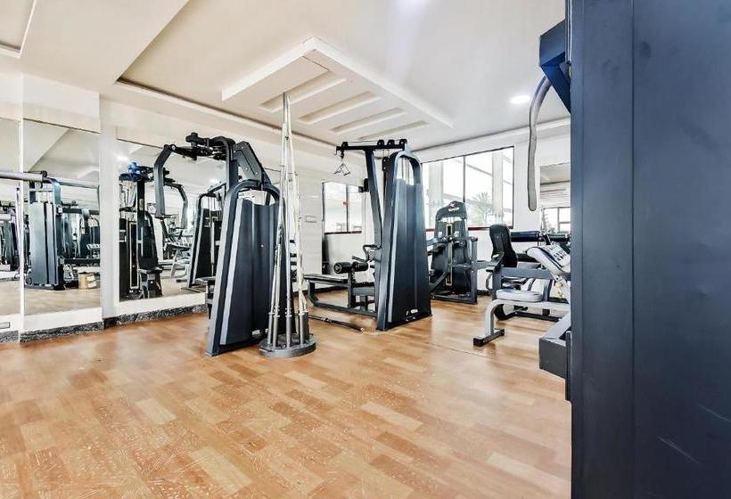 Hotell Oyo 62873 Daivik Comforts