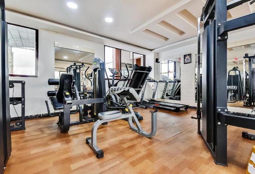 Hotell Oyo 62873 Daivik Comforts