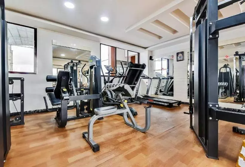 ホテル Oyo 62873 Daivik Comforts