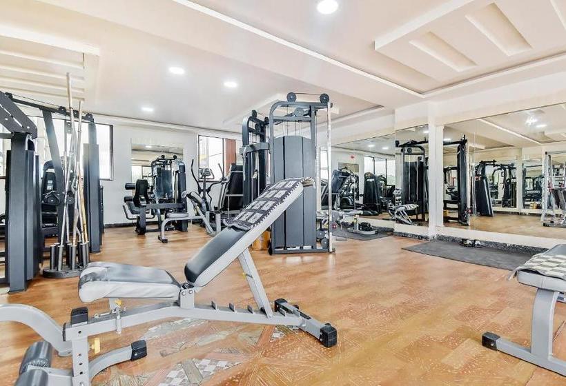 Hotell Oyo 62873 Daivik Comforts