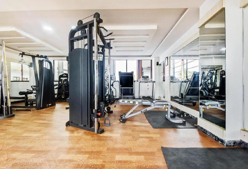 Hotell Oyo 62873 Daivik Comforts