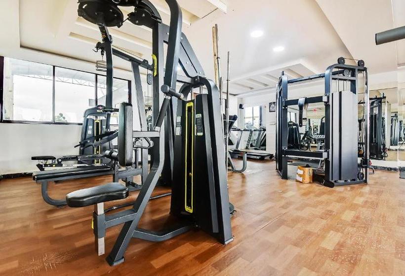 Hotell Oyo 62873 Daivik Comforts