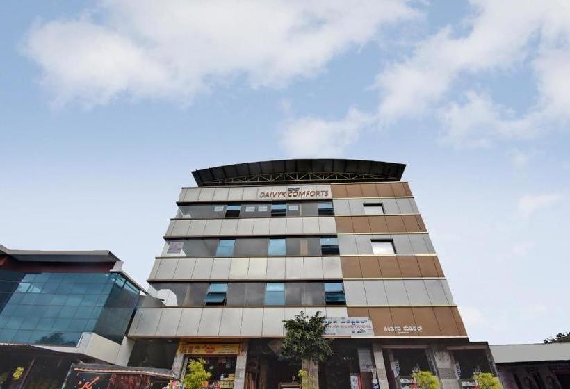 Hotell Oyo 62873 Daivik Comforts