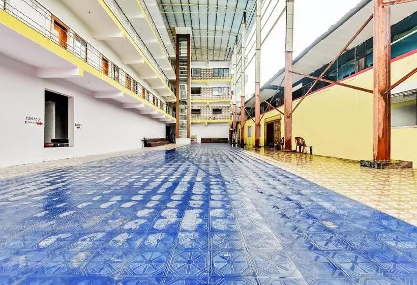 ホテル Oyo 62873 Daivik Comforts