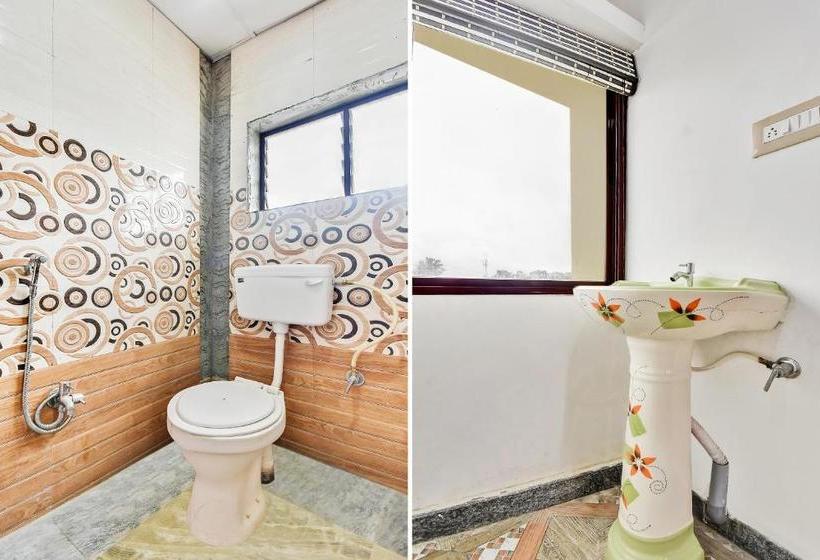 Hotell Oyo 62873 Daivik Comforts