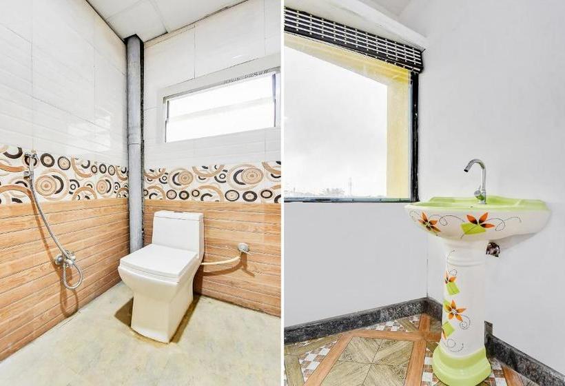 Hotell Oyo 62873 Daivik Comforts