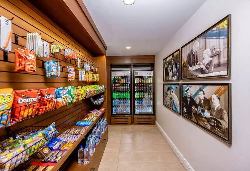 Hotel Fort Des Moines, Curio Collection By Hilton