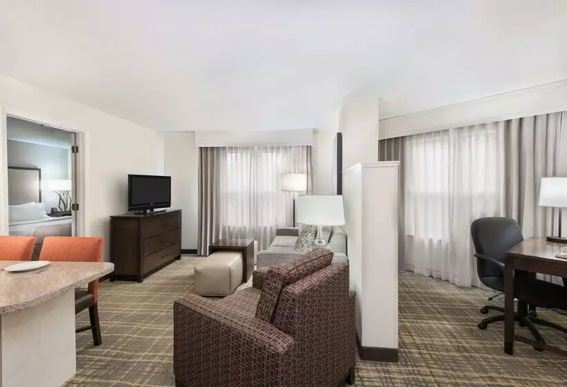 Отель Homewood Suites By Hilton Raleighcrabtree Valley