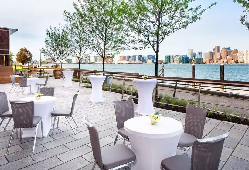 Отель Hyatt Regency Boston Harbor