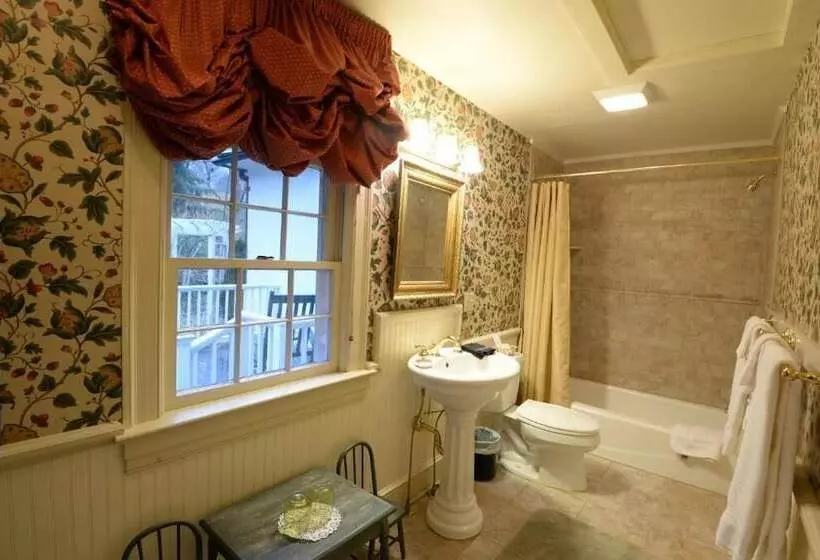 ホテル Inn At Monticello