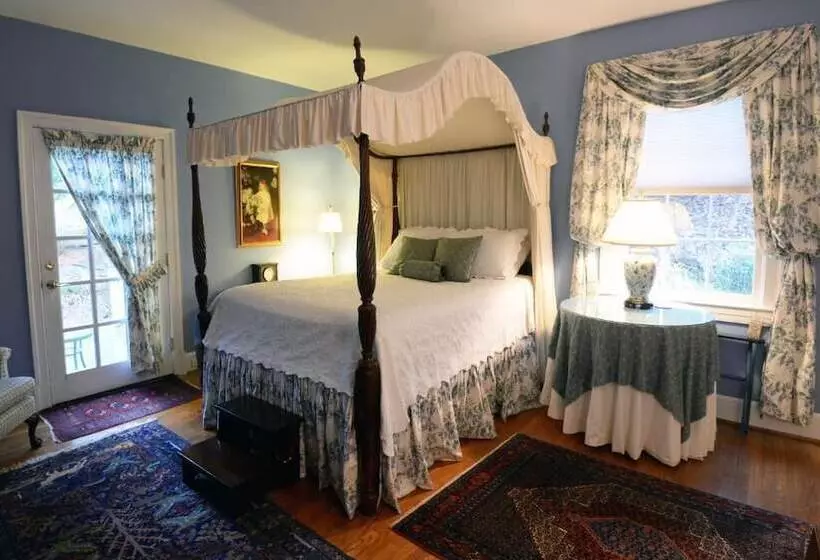 ホテル Inn At Monticello