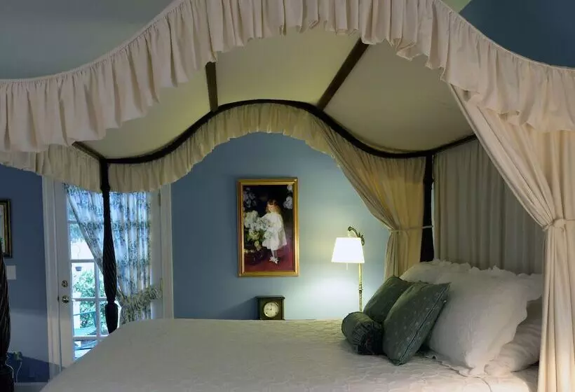 ホテル Inn At Monticello