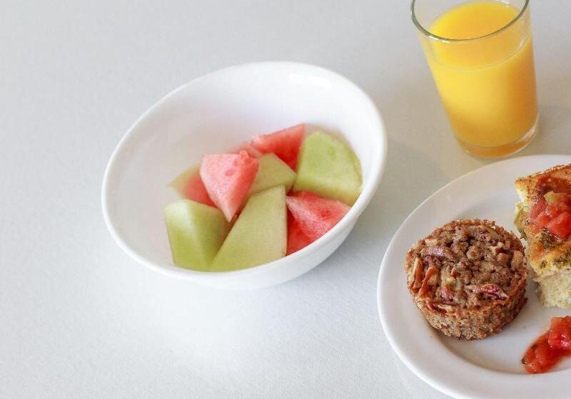 בית מלון כפרי Inn At Playa Del Rey