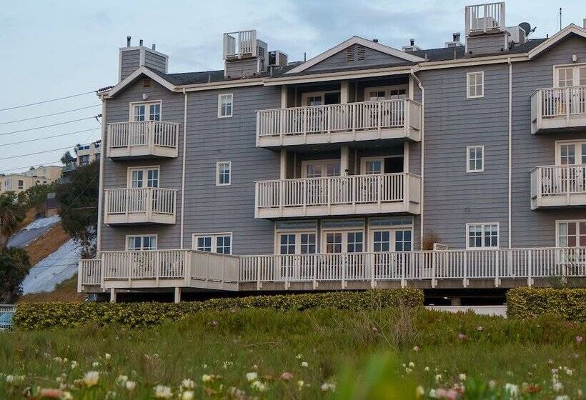 בית מלון כפרי Inn At Playa Del Rey