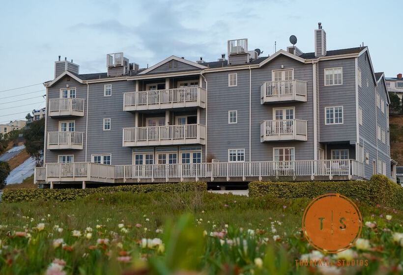 בית מלון כפרי Inn At Playa Del Rey