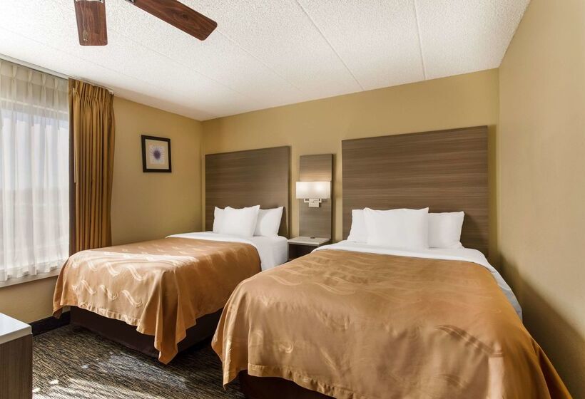فندق Quality Suites Milwaukee Airport