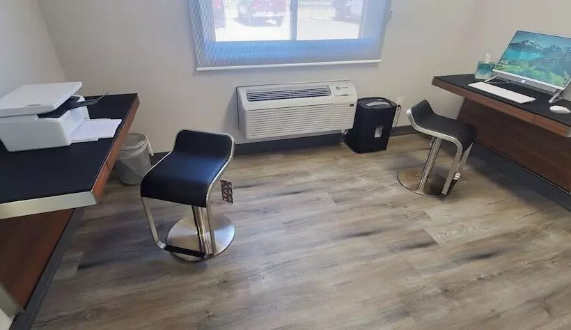 Hotelli Travelodge By Wyndham Elkhart