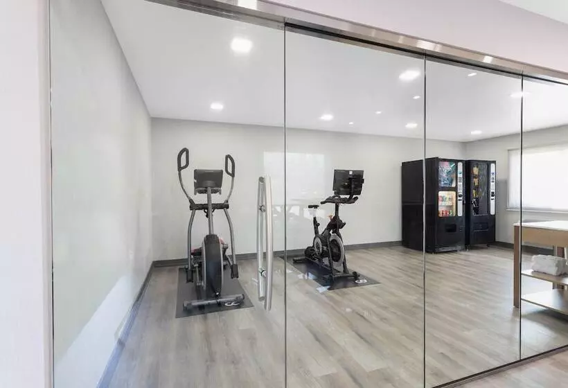 Hotelli Travelodge By Wyndham Elkhart