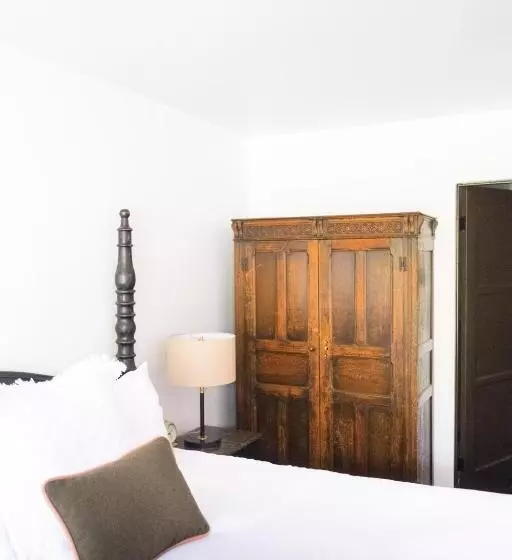 Ingleside Estate Hotel & Bungalows  Adults Only