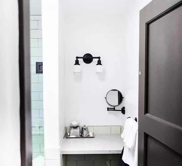 Ingleside Estate Hotel & Bungalows  Adults Only