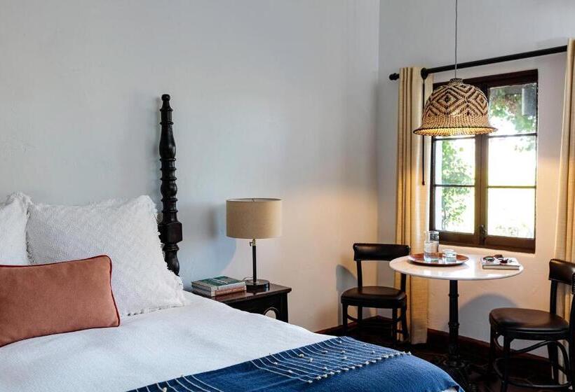 Ingleside Estate Hotel & Bungalows  Adults Only