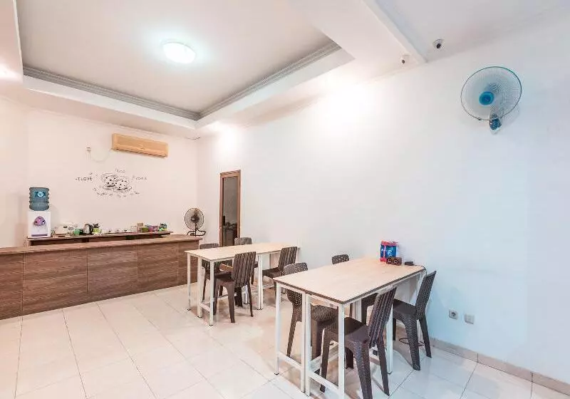 Hotelli Oyo 2034 Eden Guest House