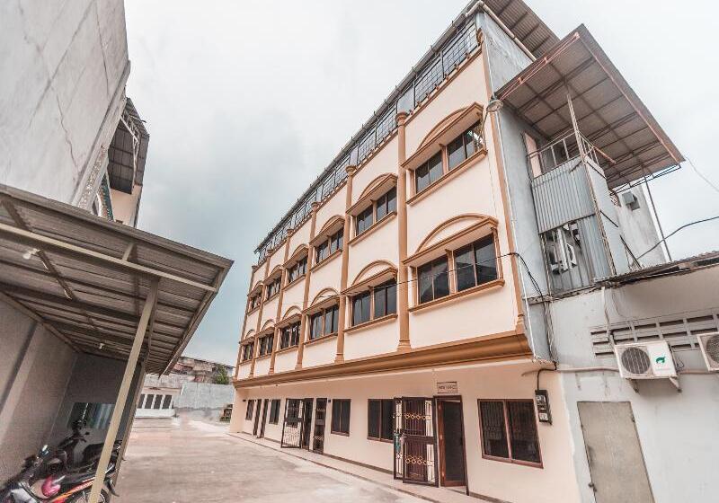 בית מלון כפרי Oyo 2034 Eden Guest House