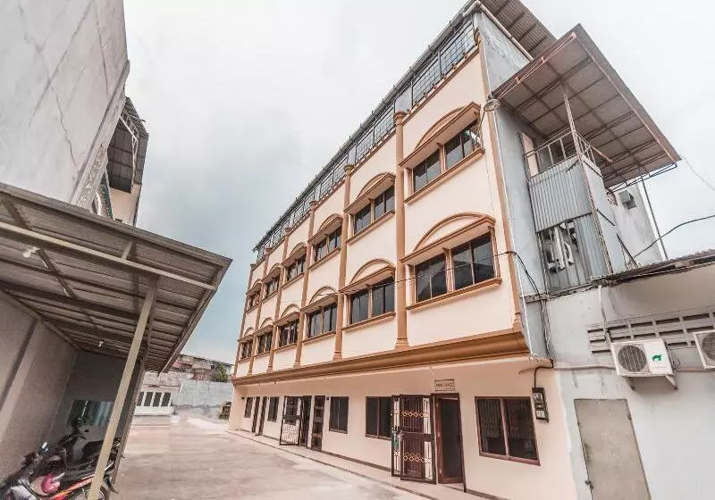 Hotelli Oyo 2034 Eden Guest House
