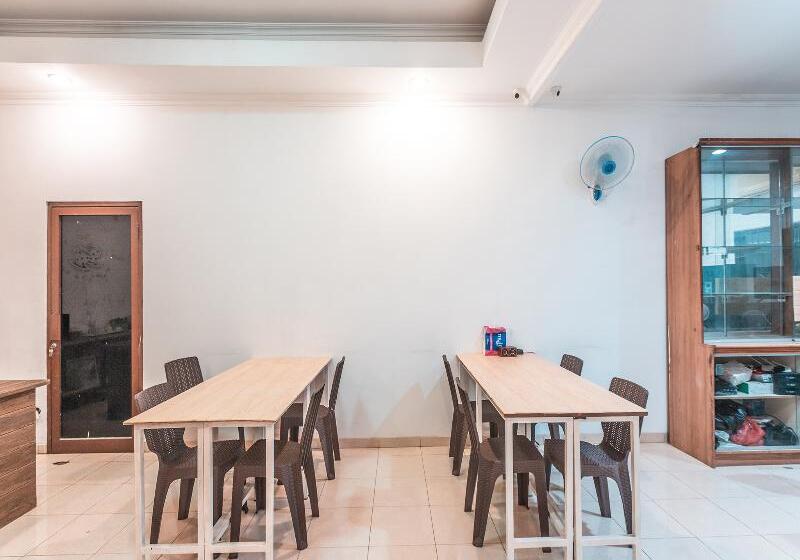 בית מלון כפרי Oyo 2034 Eden Guest House