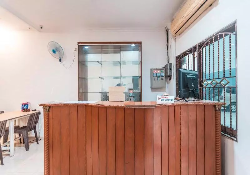 Hotelli Oyo 2034 Eden Guest House