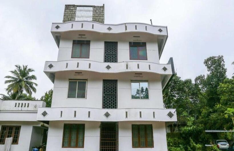 酒店 Spot On Thozhupaadan Residency