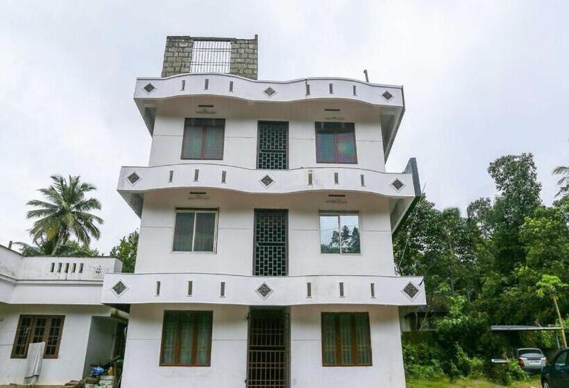 酒店 Spot On Thozhupaadan Residency