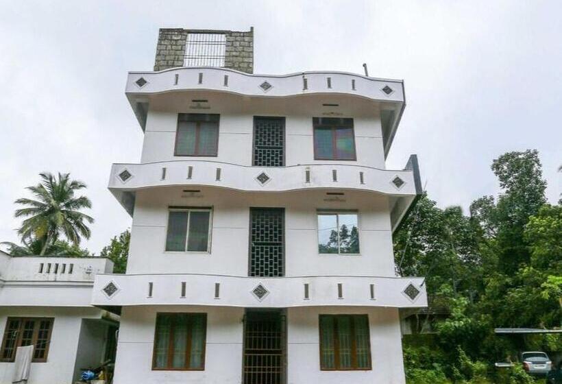 酒店 Spot On Thozhupaadan Residency