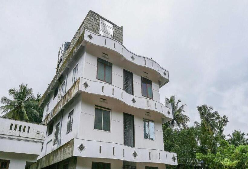 酒店 Spot On Thozhupaadan Residency