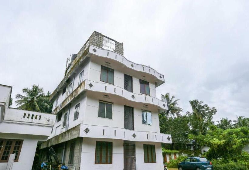 酒店 Spot On Thozhupaadan Residency