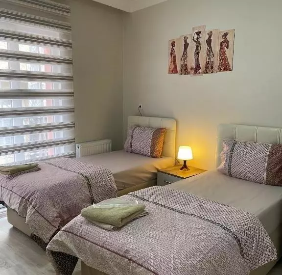 Teki̇nler Otel