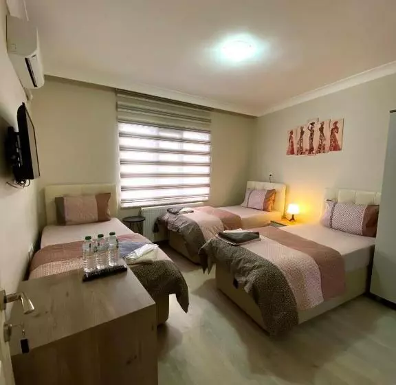 Teki̇nler Otel