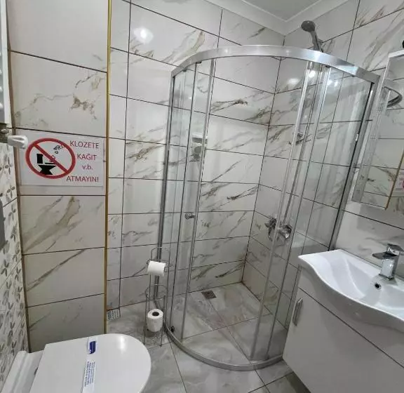 Teki̇nler Otel