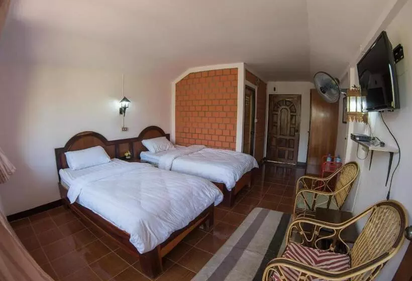 เลาลีฮิลล์รีสอร์ท Laulee Hill Resort