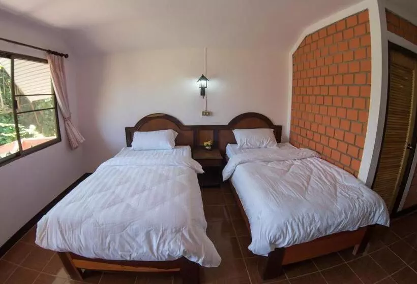 เลาลีฮิลล์รีสอร์ท Laulee Hill Resort