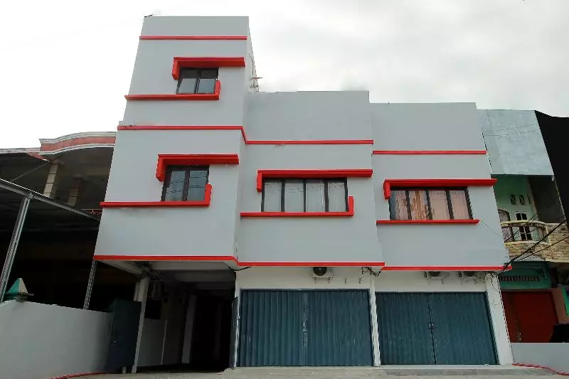 هتل Oyo 1678 Jati Exclusive Residence