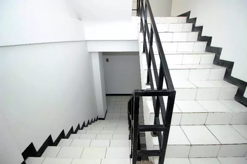 هتل Oyo 1678 Jati Exclusive Residence